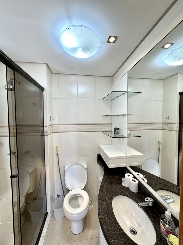 R$ 1.200.000 - EXCLUSIVIDADE - APARTAMENTO - 186M2 - 4 DORM - 3 SUÍTES - VISTA - 3 VAGAS Rua Washington Luiz Porto Alegre - 