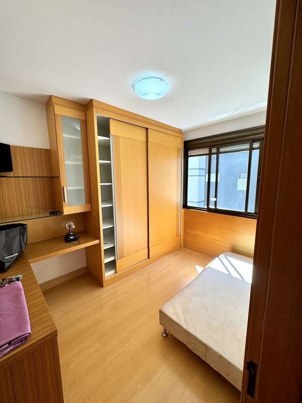 R$ 1.200.000 - EXCLUSIVIDADE - APARTAMENTO - 186M2 - 4 DORM - 3 SUÍTES - VISTA - 3 VAGAS Rua Washington Luiz Porto Alegre - 