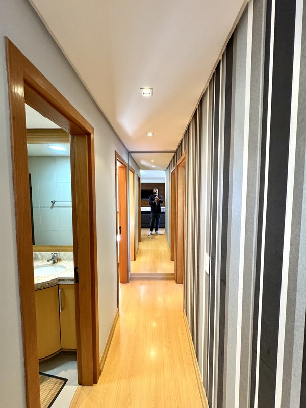 R$ 1.200.000 - EXCLUSIVIDADE - APARTAMENTO - 186M2 - 4 DORM - 3 SUÍTES - VISTA - 3 VAGAS Rua Washington Luiz Porto Alegre - 