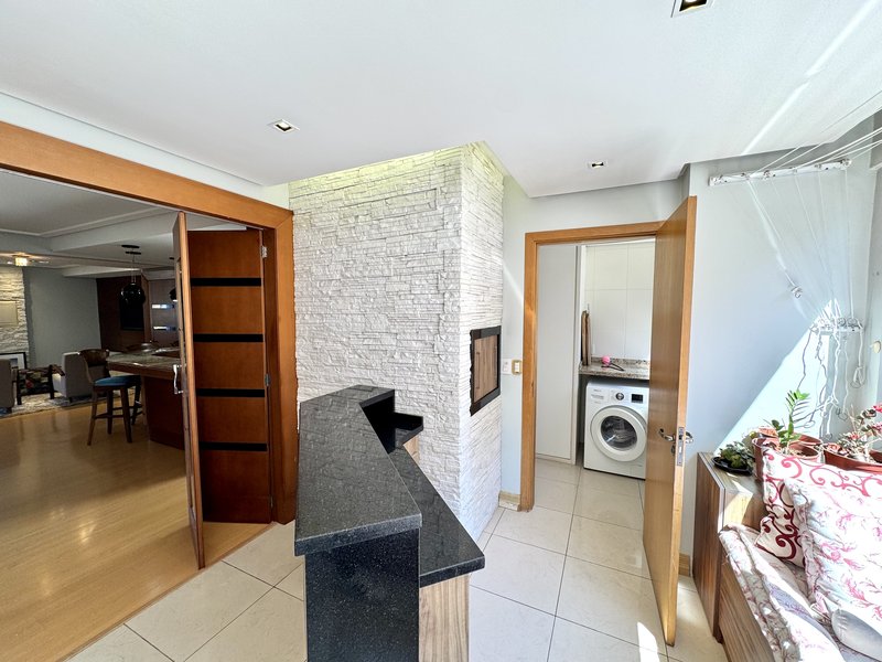 R$ 1.200.000 - EXCLUSIVIDADE - APARTAMENTO - 186M2 - 4 DORM - 3 SUÍTES - VISTA - 3 VAGAS Rua Washington Luiz Porto Alegre - 