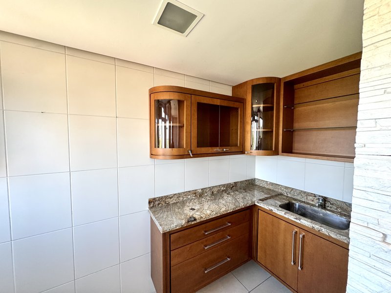 R$ 1.200.000 - EXCLUSIVIDADE - APARTAMENTO - 186M2 - 4 DORM - 3 SUÍTES - VISTA - 3 VAGAS Rua Washington Luiz Porto Alegre - 