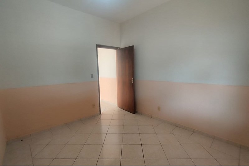 Casa Térrea à Venda, 82m - 2 Dormitórios - R$ 239.000 - Vila Nova Sorocaba - Sorocaba - SP Rua Eudmira Almeida Neves Rinaldo Sorocaba - 