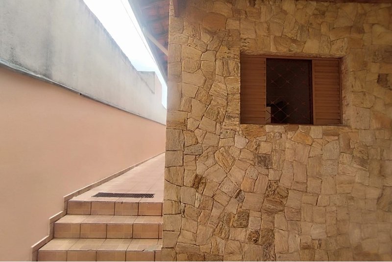 Casa Térrea à Venda, 82m - 2 Dormitórios - R$ 239.000 - Vila Nova Sorocaba - Sorocaba - SP Rua Eudmira Almeida Neves Rinaldo Sorocaba - 