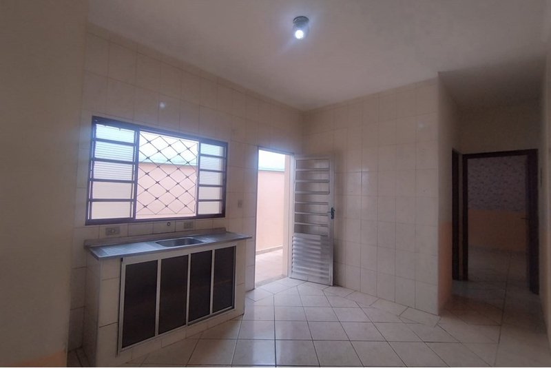 Casa Térrea à Venda, 82m - 2 Dormitórios - R$ 239.000 - Vila Nova Sorocaba - Sorocaba - SP Rua Eudmira Almeida Neves Rinaldo Sorocaba - 
