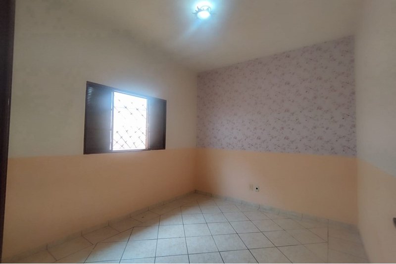 Casa Térrea à Venda, 82m - 2 Dormitórios - R$ 239.000 - Vila Nova Sorocaba - Sorocaba - SP Rua Eudmira Almeida Neves Rinaldo Sorocaba - 