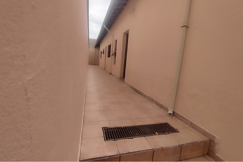 Casa Térrea à Venda, 82m - 2 Dormitórios - R$ 239.000 - Vila Nova Sorocaba - Sorocaba - SP Rua Eudmira Almeida Neves Rinaldo Sorocaba - 