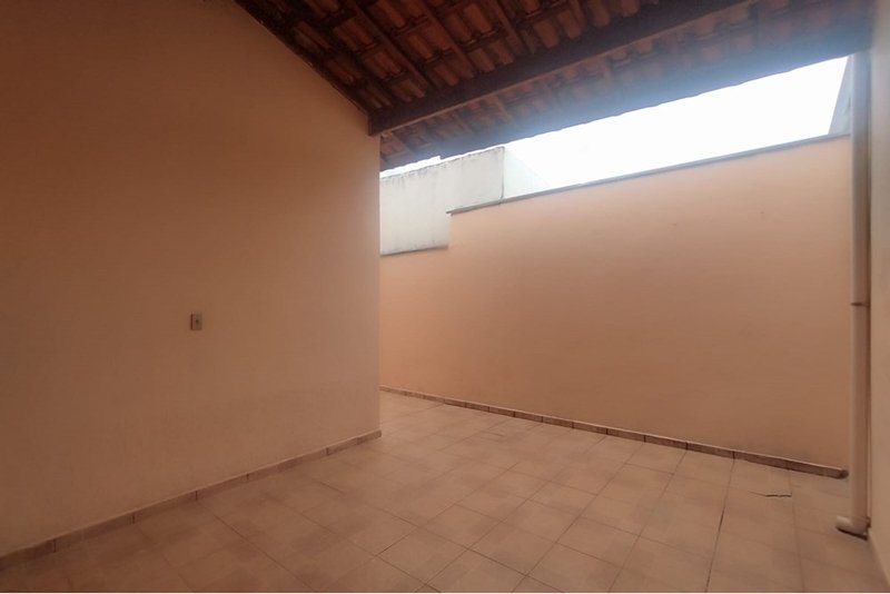 Casa Térrea à Venda, 82m - 2 Dormitórios - R$ 239.000 - Vila Nova Sorocaba - Sorocaba - SP Rua Eudmira Almeida Neves Rinaldo Sorocaba - 