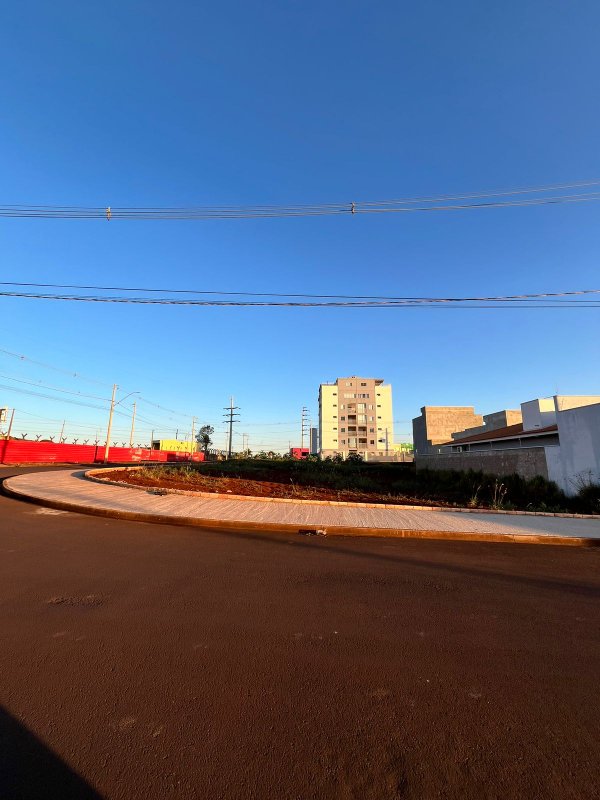 Terreno de Esquina no Jardim América Rua Joel de Almeida Tavares Junior SANTA CRUZ DO RIO PARDO - 