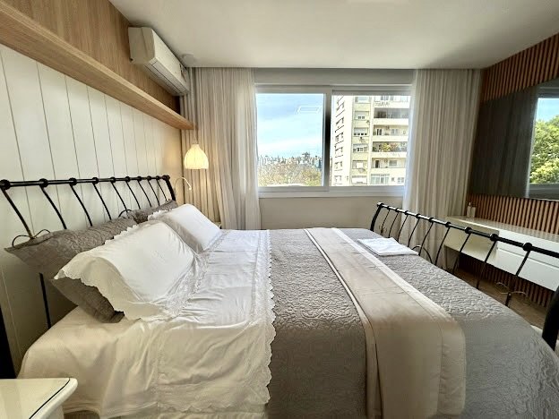 R$ 1.800.000 - PADRE CHAGAS - MARAVILHOSO - 116M2 - 3 DORM - SUÍTE - 1 VAGA Rua Padre Chagas Porto Alegre - 