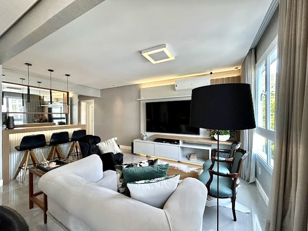 R$ 1.800.000 - PADRE CHAGAS - MARAVILHOSO - 116M2 - 3 DORM - SUÍTE - 1 VAGA Rua Padre Chagas Porto Alegre - 