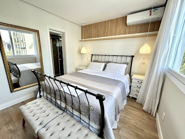 R$ 1.800.000 - PADRE CHAGAS - MARAVILHOSO - 116M2 - 3 DORM - SUÍTE - 1 VAGA Rua Padre Chagas Porto Alegre - 