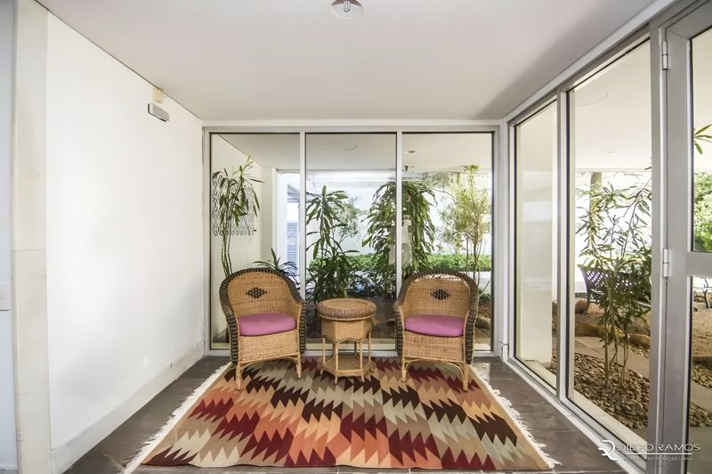 R$ 1.800.000 - PADRE CHAGAS - MARAVILHOSO - 116M2 - 3 DORM - SUÍTE - 1 VAGA Rua Padre Chagas Porto Alegre - 