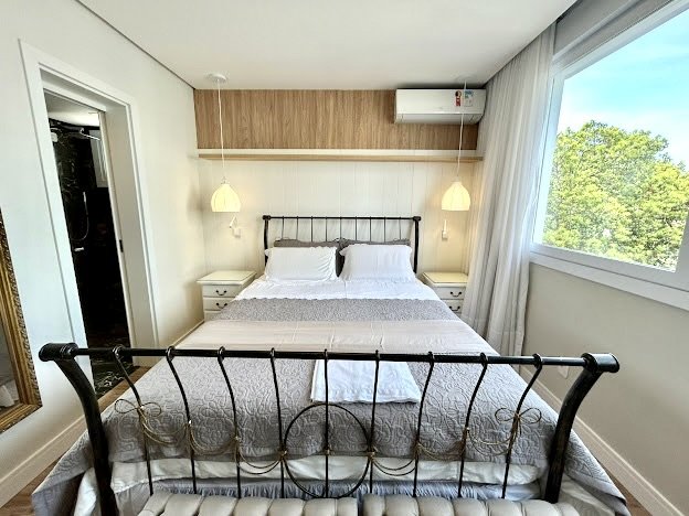 R$ 1.800.000 - PADRE CHAGAS - MARAVILHOSO - 116M2 - 3 DORM - SUÍTE - 1 VAGA Rua Padre Chagas Porto Alegre - 