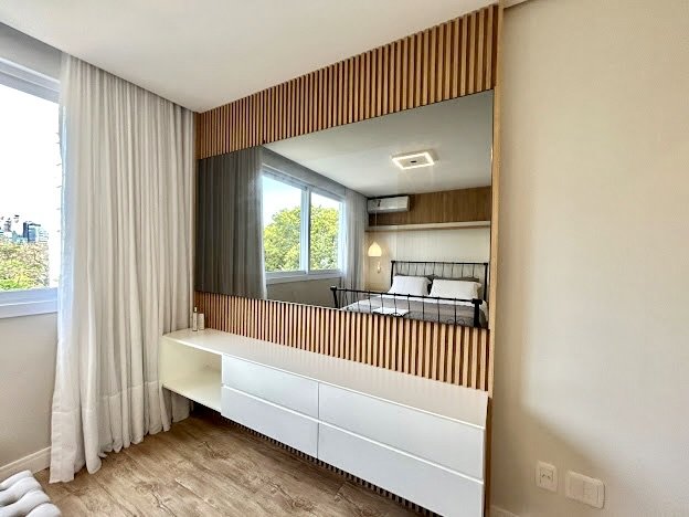 R$ 1.800.000 - PADRE CHAGAS - MARAVILHOSO - 116M2 - 3 DORM - SUÍTE - 1 VAGA Rua Padre Chagas Porto Alegre - 