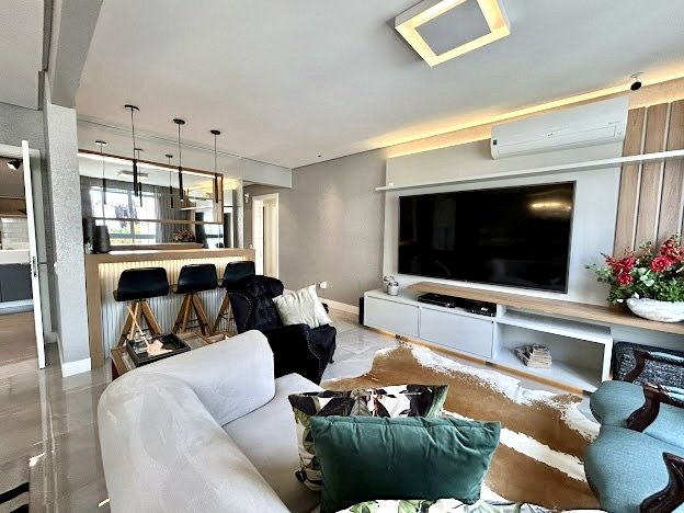 R$ 1.800.000 - PADRE CHAGAS - MARAVILHOSO - 116M2 - 3 DORM - SUÍTE - 1 VAGA Rua Padre Chagas Porto Alegre - 