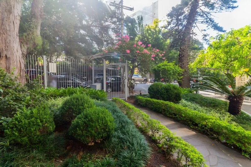 R$ 1.800.000 - PADRE CHAGAS - MARAVILHOSO - 116M2 - 3 DORM - SUÍTE - 1 VAGA Rua Padre Chagas Porto Alegre - 