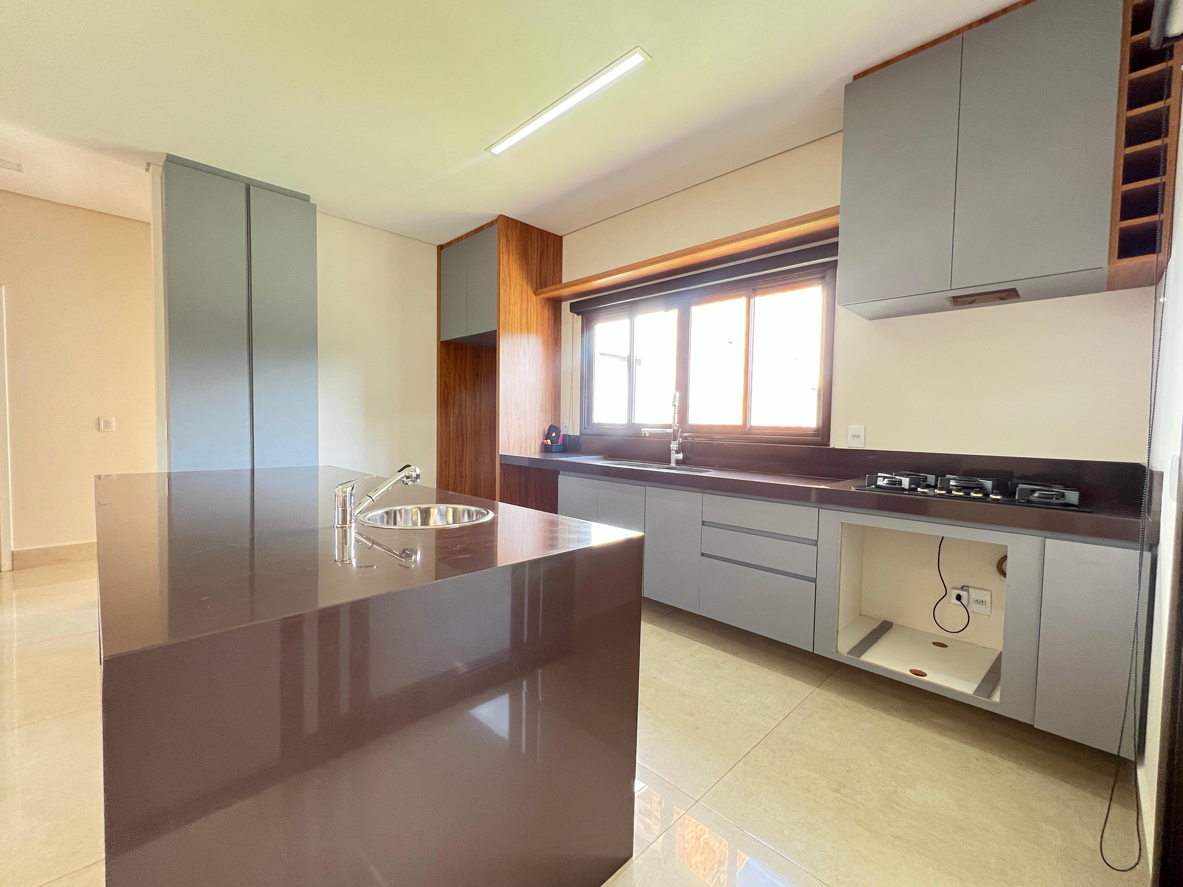 Casa com 4 dormit&oacute;rios,350 m&sup2; -Condom&iacute;nio Lago Azul Golfe Clube - Ara&ccedil;oiaba da Serra -SP Rodovia Raposo Tavares Araçoiaba da Serra - 