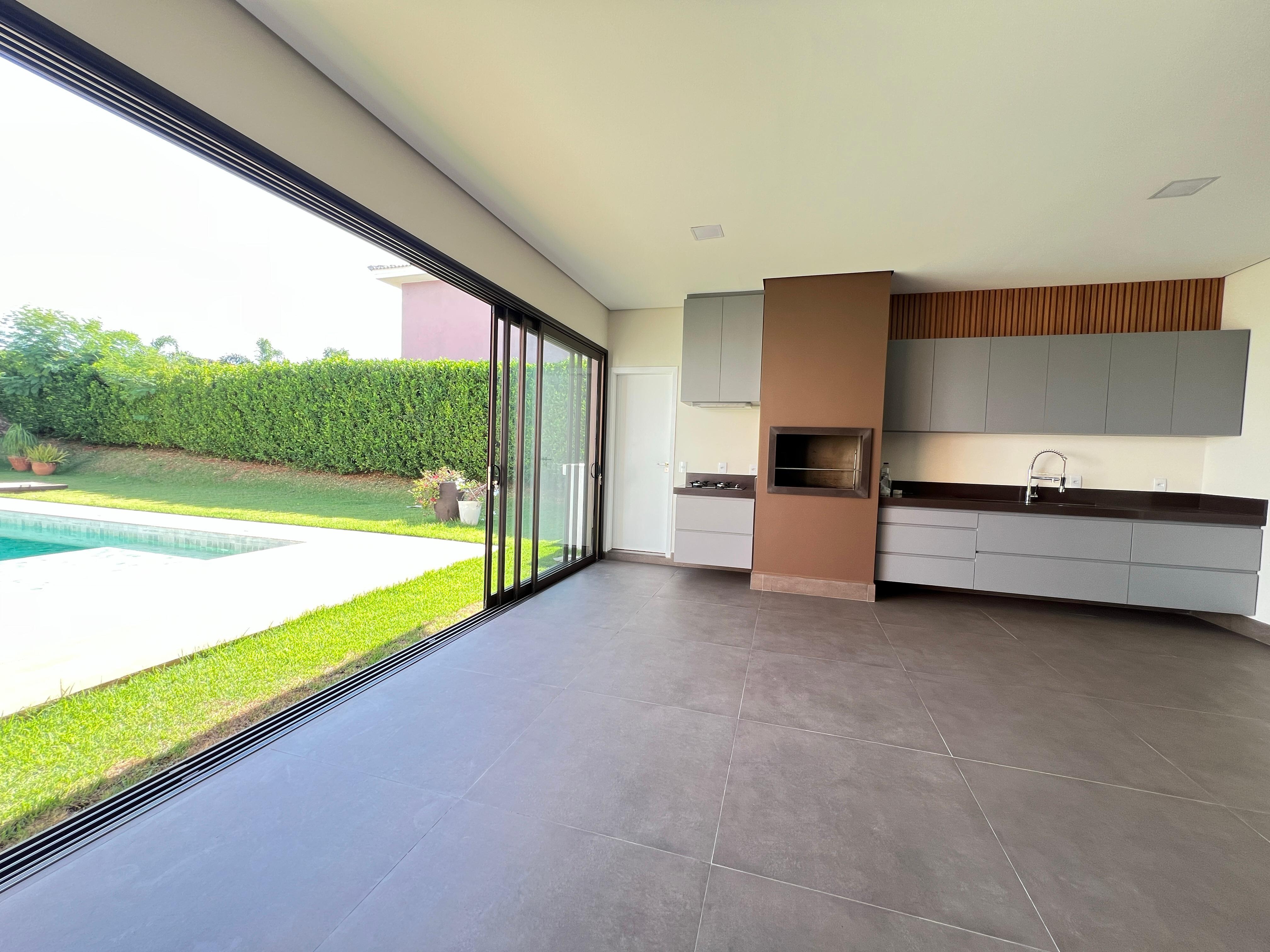 Casa com 4 dormit&oacute;rios,350 m&sup2; -Condom&iacute;nio Lago Azul Golfe Clube - Ara&ccedil;oiaba da Serra -SP Rodovia Raposo Tavares Araçoiaba da Serra - 