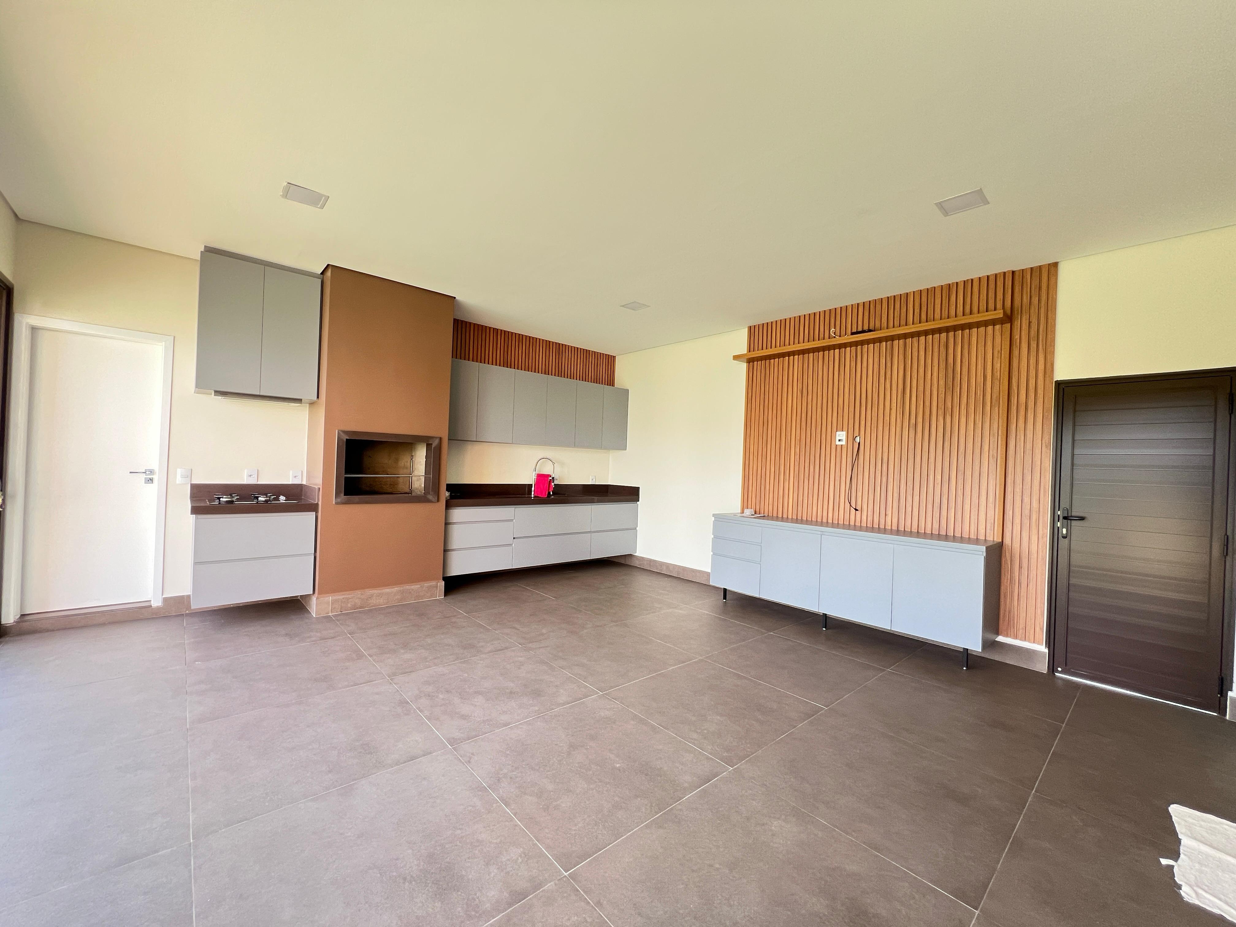 Casa com 4 dormit&oacute;rios,350 m&sup2; -Condom&iacute;nio Lago Azul Golfe Clube - Ara&ccedil;oiaba da Serra -SP Rodovia Raposo Tavares Araçoiaba da Serra - 