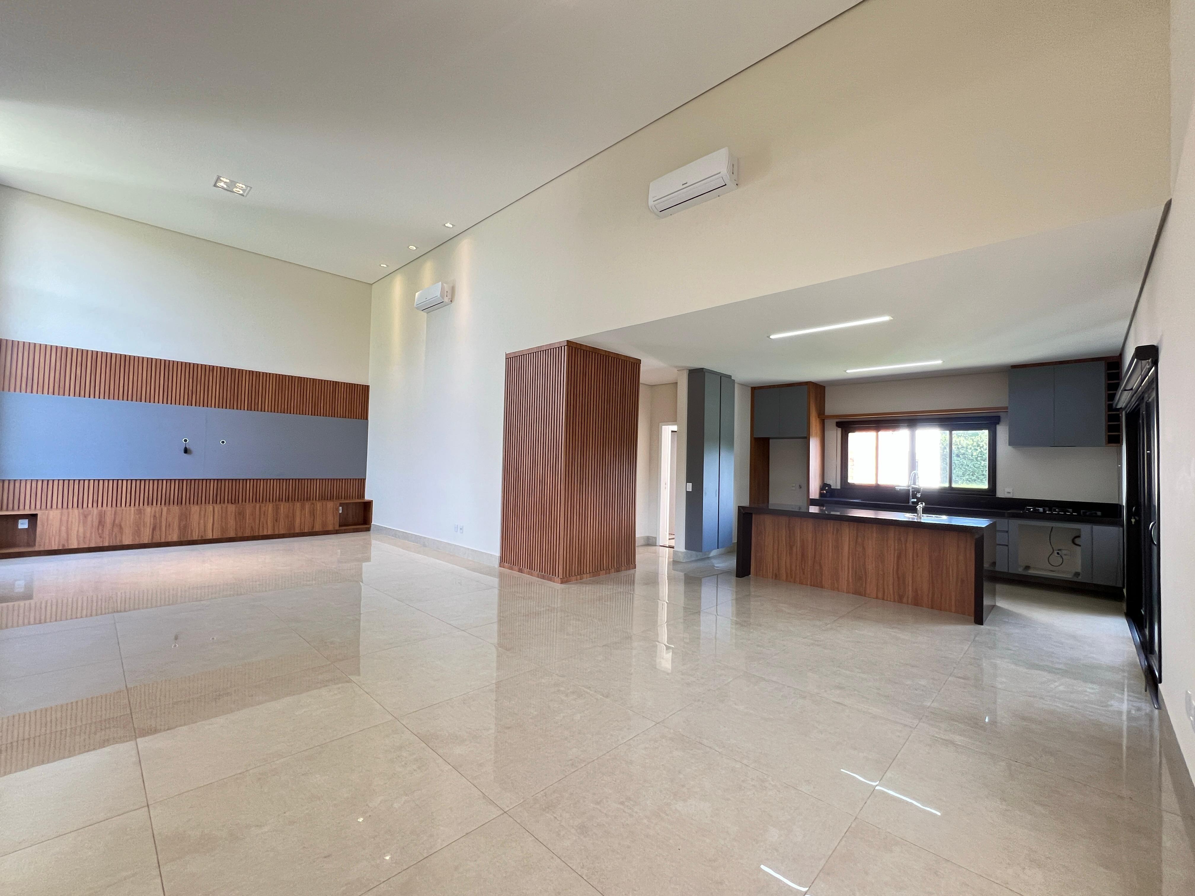 Casa com 4 dormit&oacute;rios,350 m&sup2; -Condom&iacute;nio Lago Azul Golfe Clube - Ara&ccedil;oiaba da Serra -SP Rodovia Raposo Tavares Araçoiaba da Serra - 