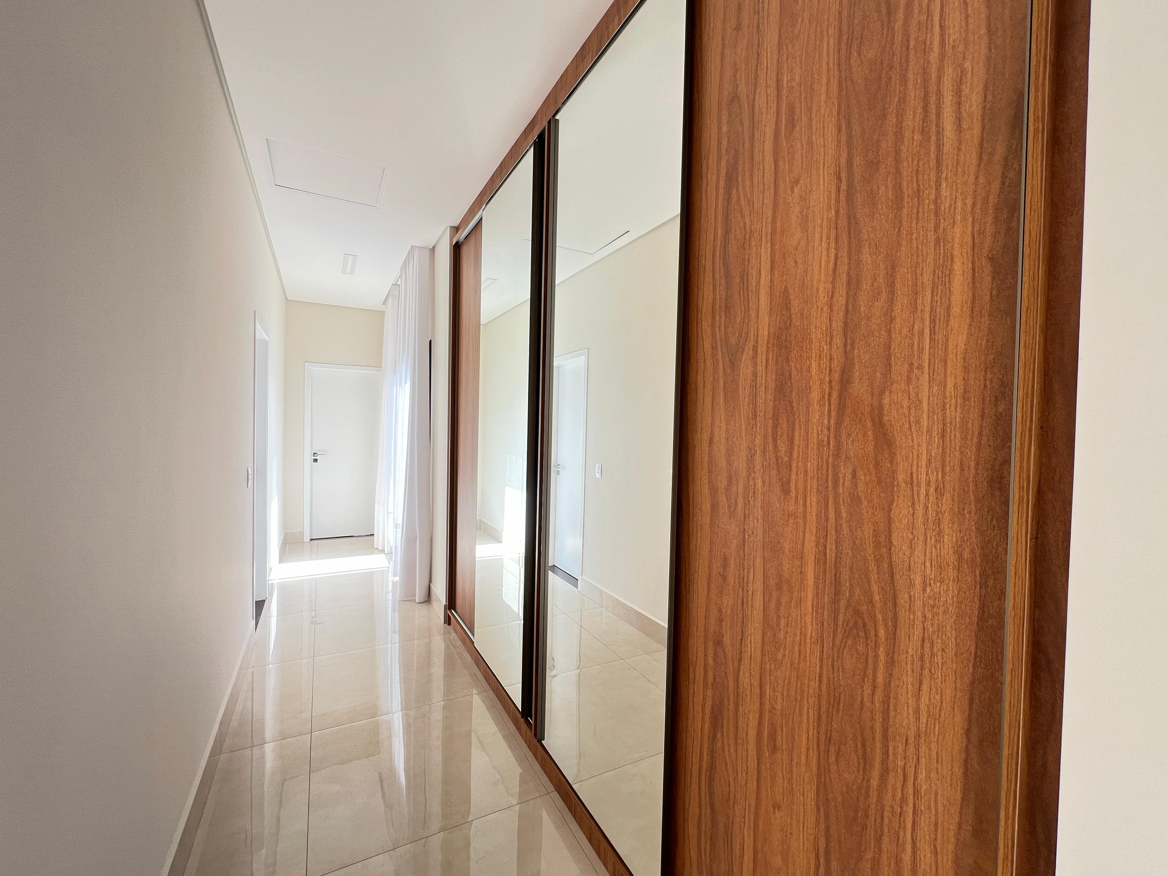 Casa com 4 dormit&oacute;rios,350 m&sup2; -Condom&iacute;nio Lago Azul Golfe Clube - Ara&ccedil;oiaba da Serra -SP Rodovia Raposo Tavares Araçoiaba da Serra - 