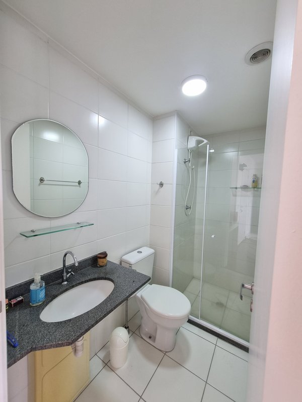 ALUGA-SE APARTAMENTO SEM FIADOR 31M² - 1 QUARTO – 1 BANHEIRO – ANDAR ALTO - SEMI MOBILIADO Rua Torres da Barra São Paulo - 