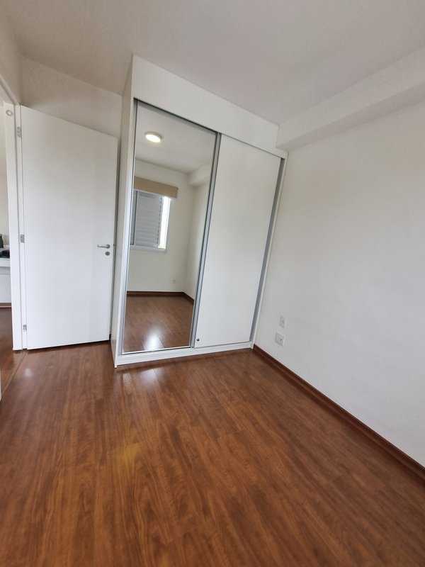 ALUGA-SE APARTAMENTO SEM FIADOR 31M² - 1 QUARTO – 1 BANHEIRO – ANDAR ALTO - SEMI MOBILIADO Rua Torres da Barra São Paulo - 