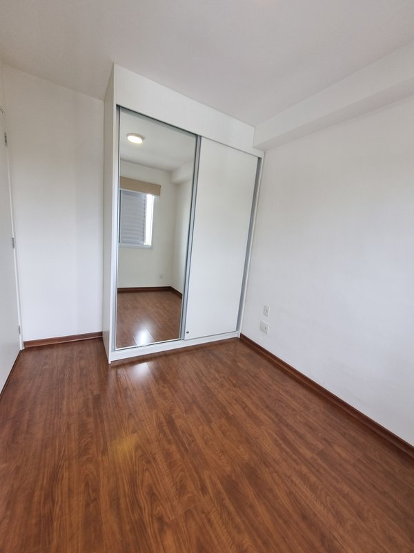 ALUGA-SE APARTAMENTO SEM FIADOR 31M² - 1 QUARTO – 1 BANHEIRO – ANDAR ALTO - SEMI MOBILIADO Rua Torres da Barra São Paulo - 