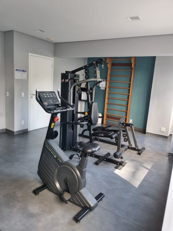 ALUGA-SE APARTAMENTO SEM FIADOR 31M² - 1 QUARTO – 1 BANHEIRO – ANDAR ALTO - SEMI MOBILIADO Rua Torres da Barra São Paulo - 