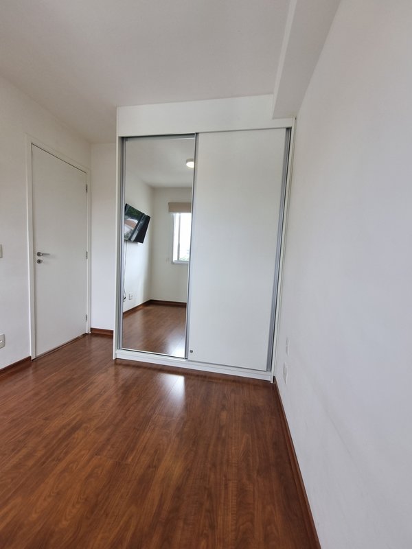 ALUGA-SE APARTAMENTO SEM FIADOR 31M² - 1 QUARTO – 1 BANHEIRO – ANDAR ALTO - SEMI MOBILIADO Rua Torres da Barra São Paulo - 
