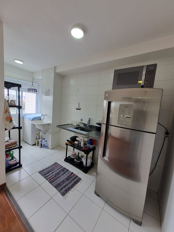 ALUGA-SE APARTAMENTO SEM FIADOR 31M² - 1 QUARTO – 1 BANHEIRO – ANDAR ALTO - SEMI MOBILIADO Rua Torres da Barra São Paulo - 