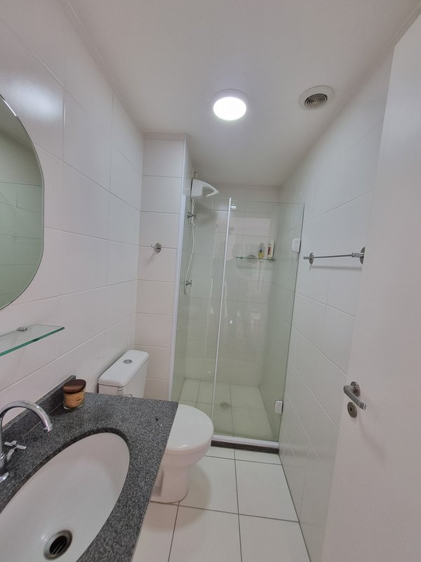 ALUGA-SE APARTAMENTO SEM FIADOR 31M² - 1 QUARTO – 1 BANHEIRO – ANDAR ALTO - SEMI MOBILIADO Rua Torres da Barra São Paulo - 