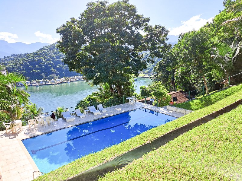 Casa no condomínio Flamboyant em Angra dos Reis  Angra dos Reis - 