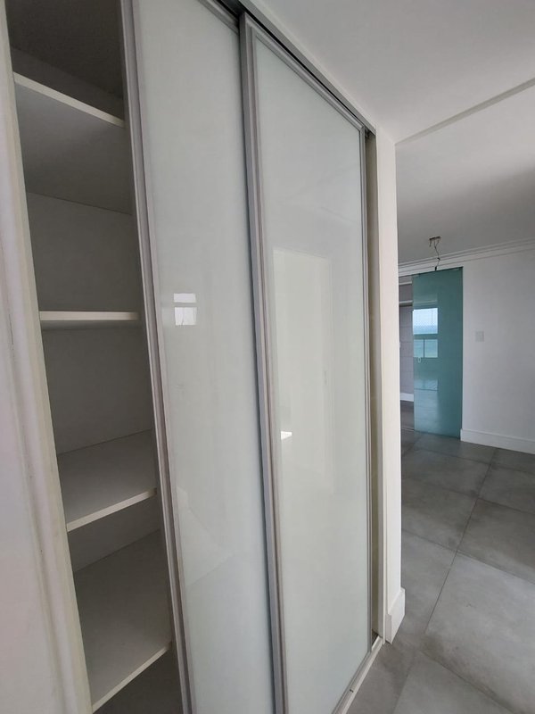 APARTAMENTO NASCENTE 2 QUARTOS SUÍTE VARANDA PISCINA 2 GARAGENS À VENDA NO RIO VERMELHO! Rua Ismael de Barros Salvador - 
