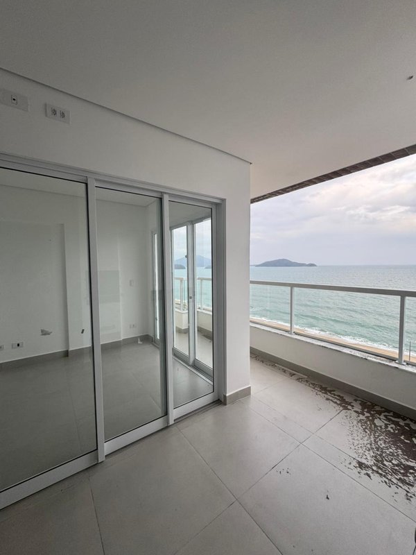 ✨ Apartamento Frente ao Mar em Massaguaçu ✨  Caraguatatuba - 