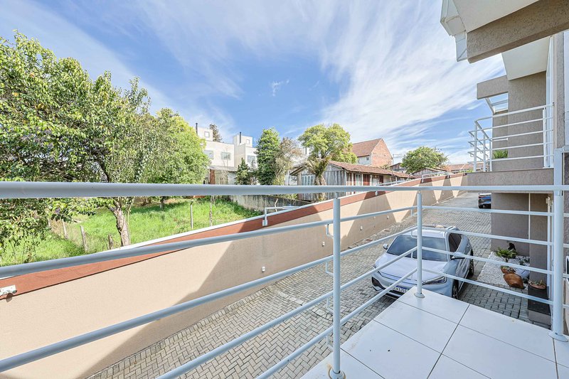 Sobrado em condomínio - R$960.000 com 3 quartos (1 suíte) - 2 vagas - área Gourmet - Rua Alberto Panek Curitiba - 