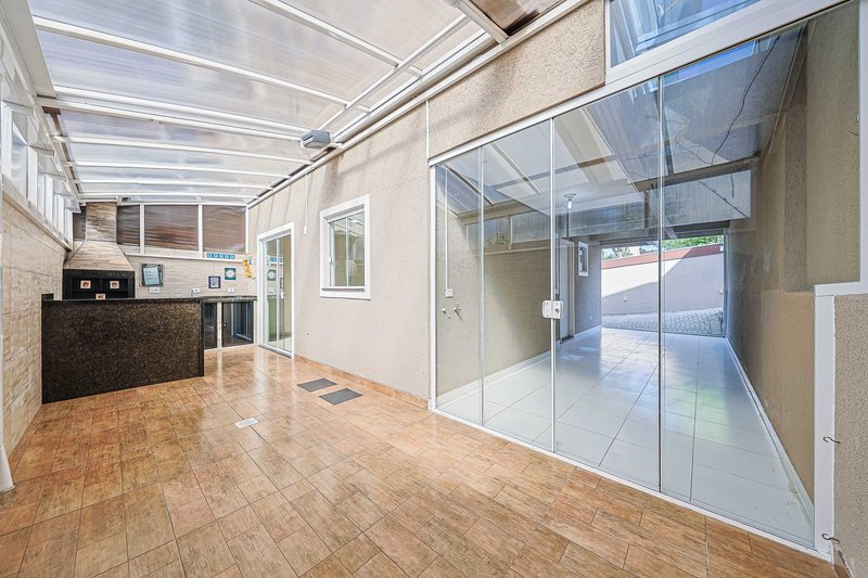 Sobrado em condomínio - R$960.000 com 3 quartos (1 suíte) - 2 vagas - área Gourmet - Rua Alberto Panek Curitiba - 
