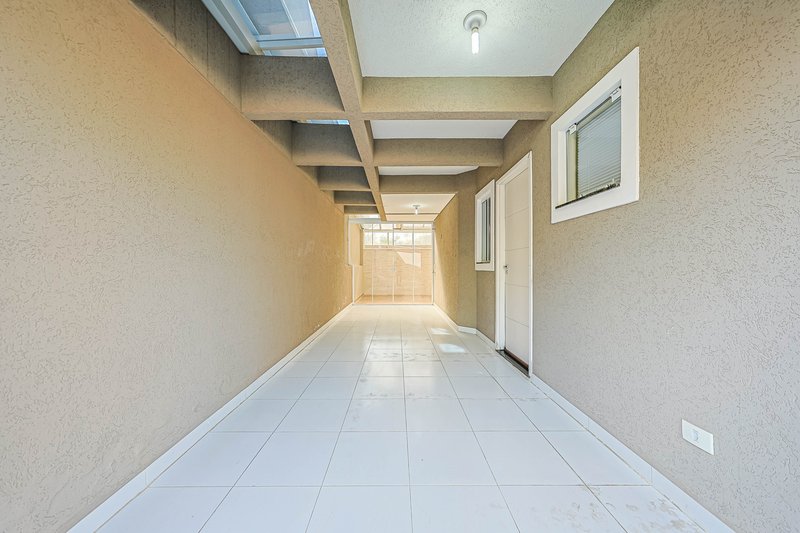 Sobrado em condomínio - R$960.000 com 3 quartos (1 suíte) - 2 vagas - área Gourmet - Rua Alberto Panek Curitiba - 