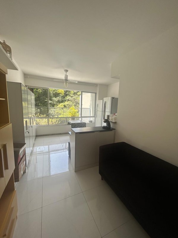 APARTAMENTO 2 QUARTOS SUÍTE SALA À VENDA NA BARRA! Avenida Princesa Isabel Salvador - 