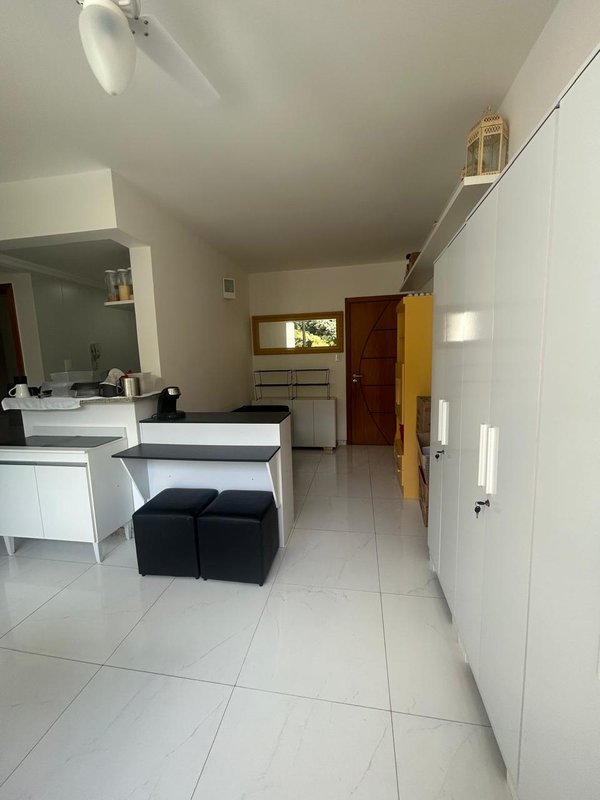 APARTAMENTO 2 QUARTOS SUÍTE SALA À VENDA NA BARRA! Avenida Princesa Isabel Salvador - 