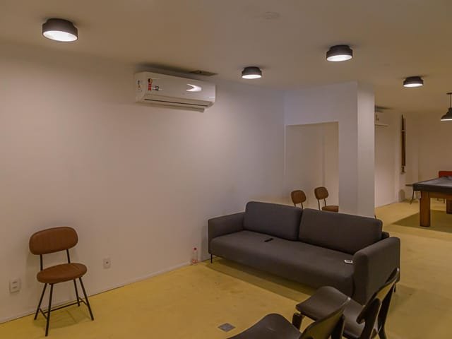 ALUGA-SE APARTAMENTO – 35m2 – REFORMADO Avenida Onze de Junho São Paulo - 