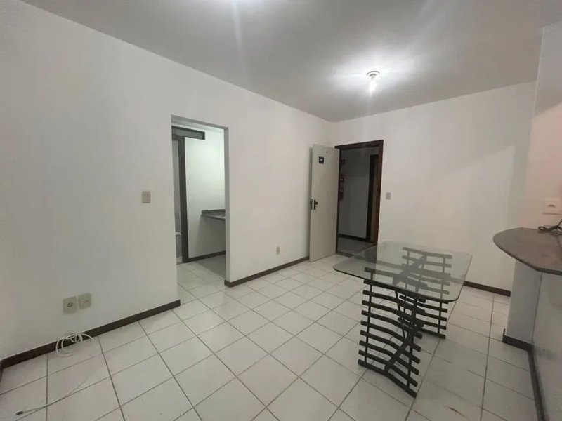 APARTAMENTO QUARTO SALA VARANDA GARAGEM À VENDA NA BARRA! Rua Cesar Zama Salvador - 