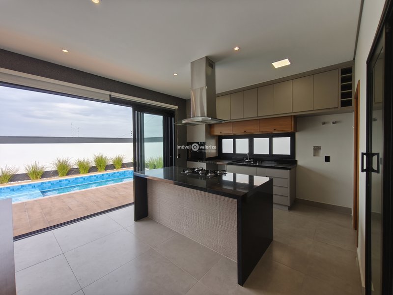 Casa com 3 suítes, gourmet e piscina no Terras Altas  Avaré - 
