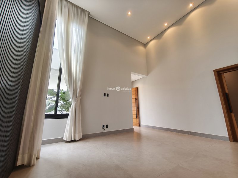 Casa com 3 suítes, gourmet e piscina no Terras Altas  Avaré - 
