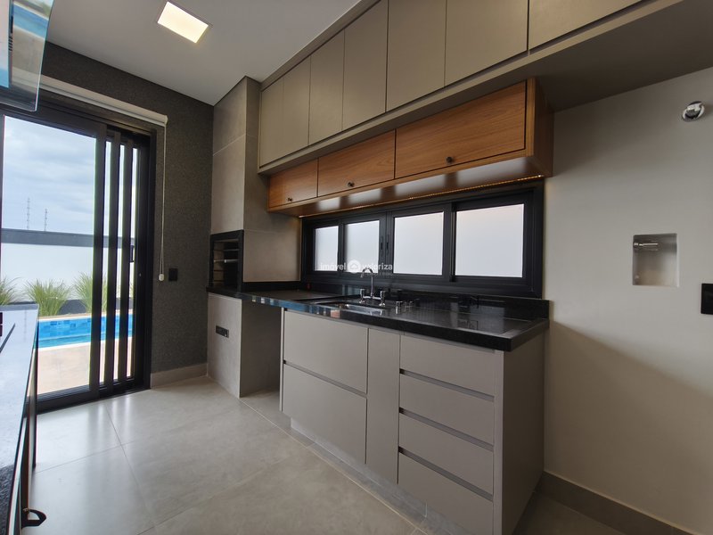 Casa com 3 suítes, gourmet e piscina no Terras Altas  Avaré - 