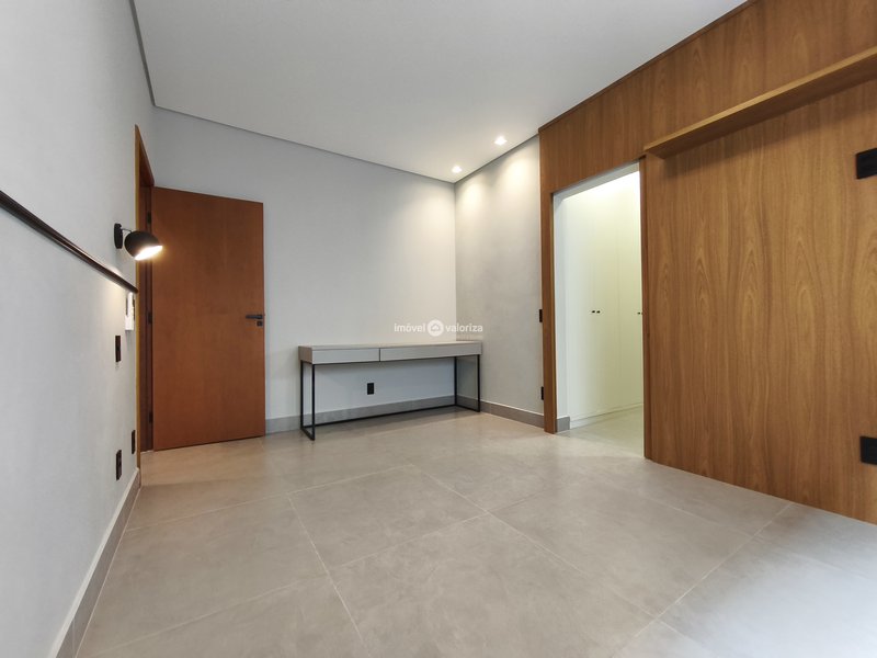 Casa com 3 suítes, gourmet e piscina no Terras Altas  Avaré - 