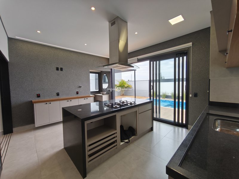 Casa com 3 suítes, gourmet e piscina no Terras Altas  Avaré - 