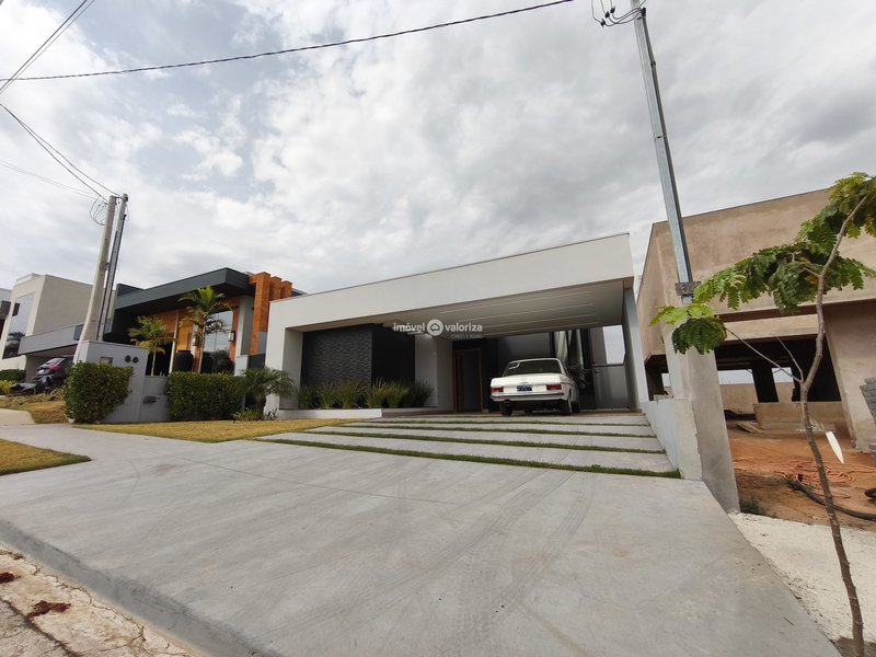 Casa com 3 suítes, gourmet e piscina no Terras Altas  Avaré - 