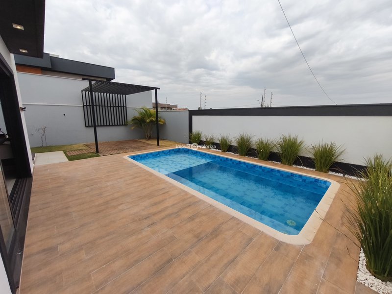 Casa com 3 suítes, gourmet e piscina no Terras Altas  Avaré - 
