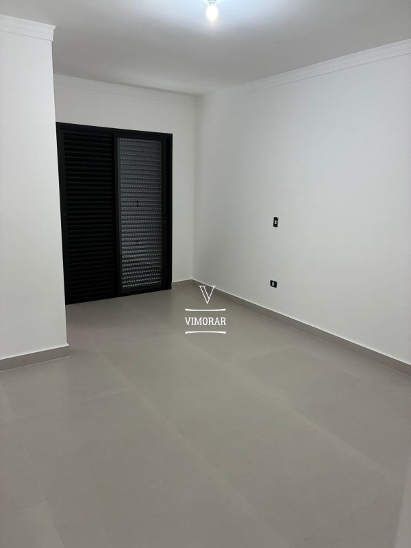 Sobrado 3 suítes + 5 vagas de garagem  São Paulo - 
